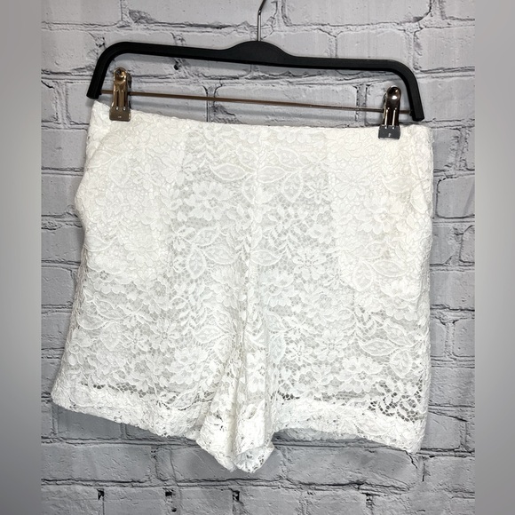NWT- Zara lace shorts -Small - Picture 2 of 4